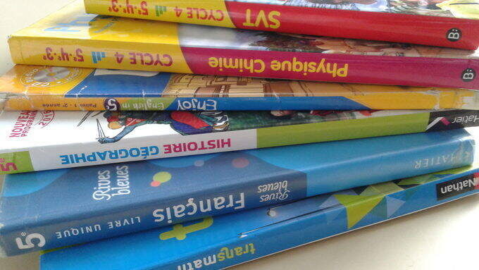 manuels_scolaires.jpg